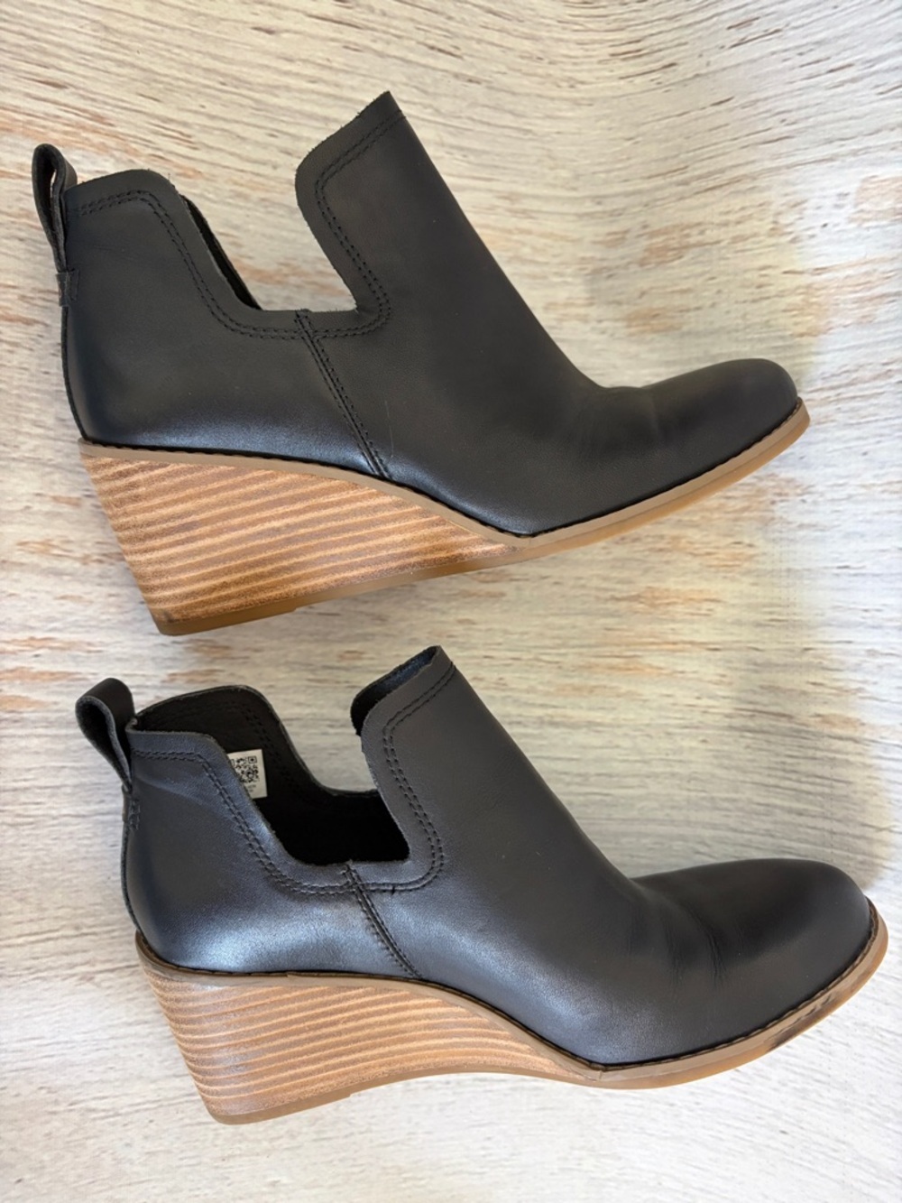 TOMS Kallie Black Wedge Ankle Booties - Picture 4 of 8